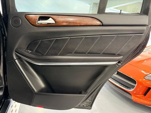 Used 2013 Mercedes-Benz GL 550 4MATIC image 38