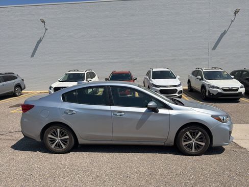 Used 2019 Subaru Impreza 2.0i Premium AWD/4WD image 3
