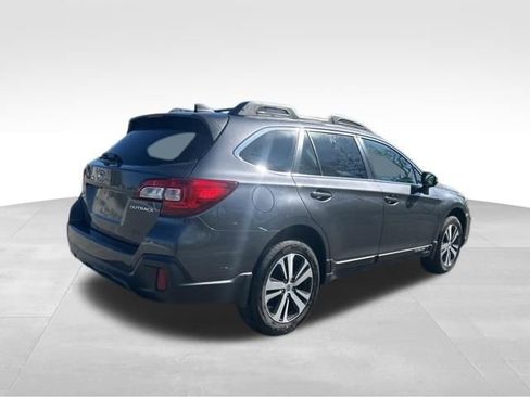 Used 2018 Subaru Outback 2.5i Limited AWD/4WD image 5