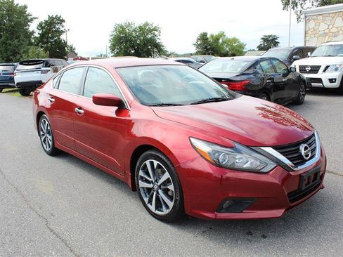 Used 2017 Nissan Altima 2.5 SR FWD image 9