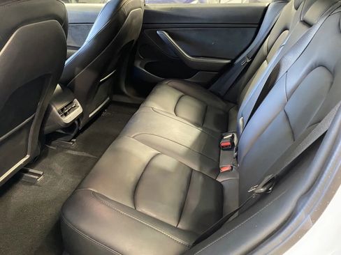 Used 2018 Tesla Model X 75D image 9