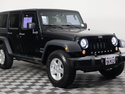 Used 2014 Jeep Wrangler Unlimited Sport w/ Quick Order Package 24S AWD/4WD image 3