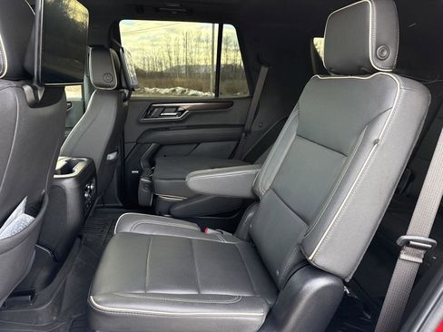 Used 2025 GMC Yukon Elevation w/ Elevation Premium Package image 11