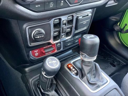 Used 2026 Jeep Wrangler Unlimited Sport AWD/4WD image 23