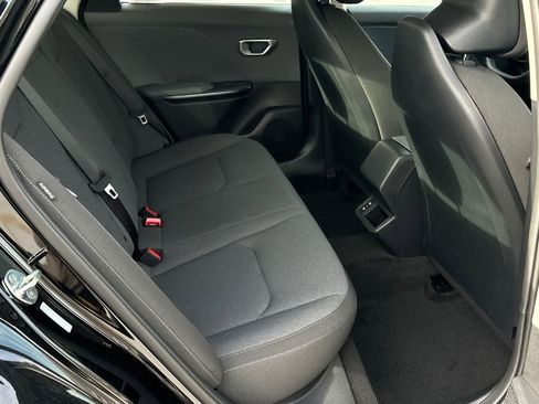 New 2025 Kia K4 LXS image 13