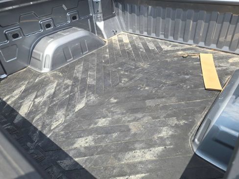 Used 2023 Chevrolet Silverado 1500 Custom RWD image 10