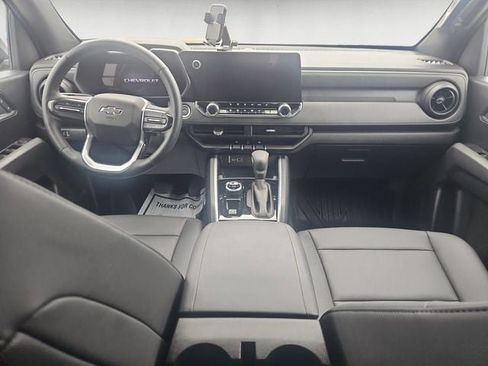 Used 2025 Chevrolet Colorado Trail Boss image 10