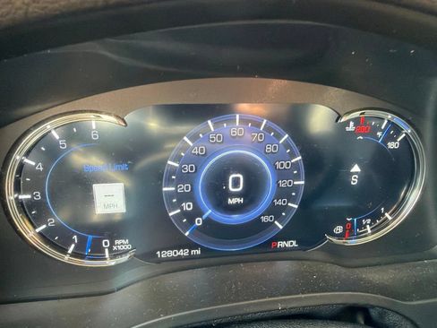 Used 2017 Cadillac Escalade Luxury RWD image 24