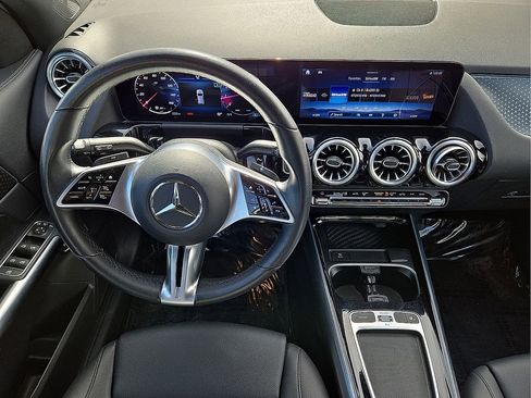 Used 2025 Mercedes-Benz GLA 250 image 17