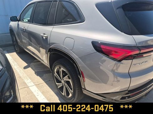 Used 2026 Buick Enclave Sport Touring FWD image 11