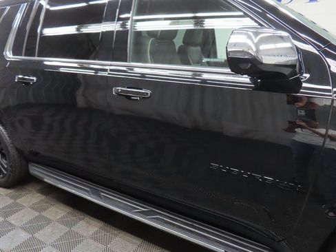 Used 2025 Chevrolet Suburban Premier image 36