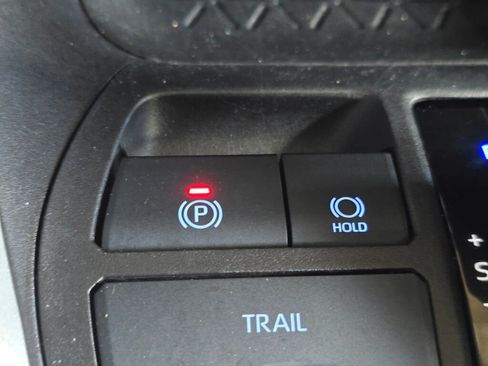 Used 2022 Toyota RAV4 SE w/ Convenience Package AWD/4WD image 34
