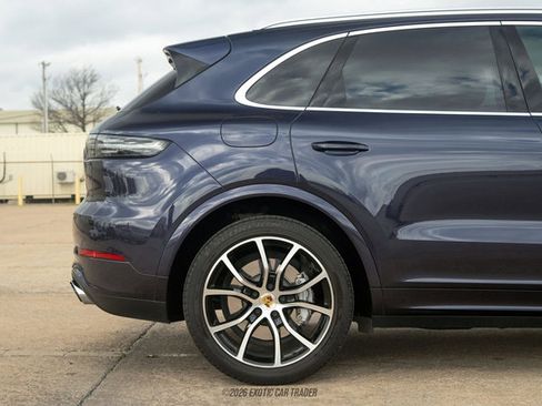 Used 2019 Porsche Cayenne Turbo image 10