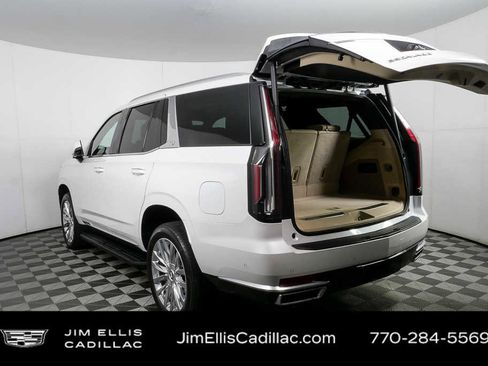 Used 2024 Cadillac Escalade Premium Luxury image 34