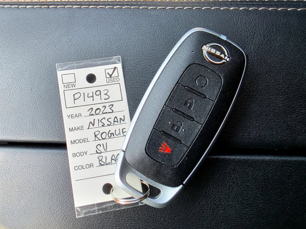 Used 2023 Nissan Rogue SV FWD image 60