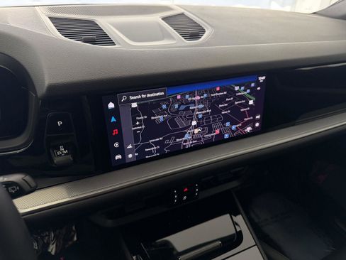 Used 2025 Porsche Cayenne S image 23