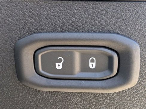 Used 2023 Jeep Wrangler Unlimited Rubicon w/ Cold Weather Group image 31