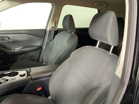 Used 2025 Nissan Rogue S image 8