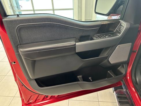 Used 2022 Ford F150 Lariat image 12