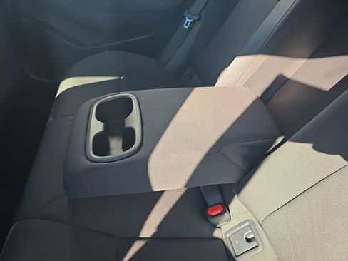 Used 2025 Toyota Corolla LE image 16