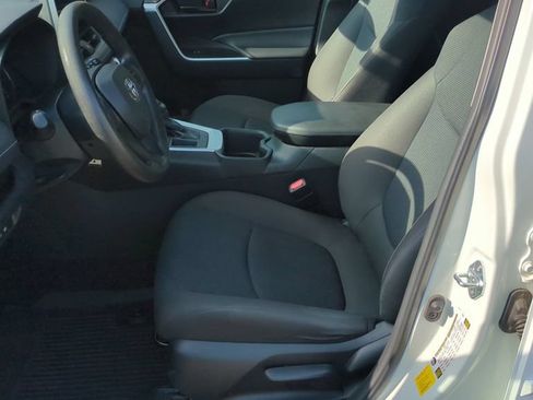 Used 2023 Toyota RAV4 LE FWD image 11