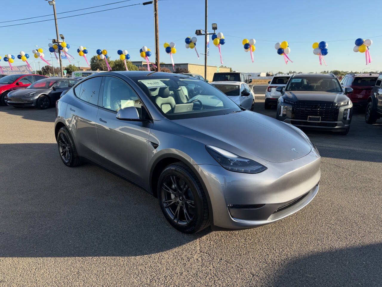 Used 2024 Tesla Model Y Long Range AWD/4WD image 2