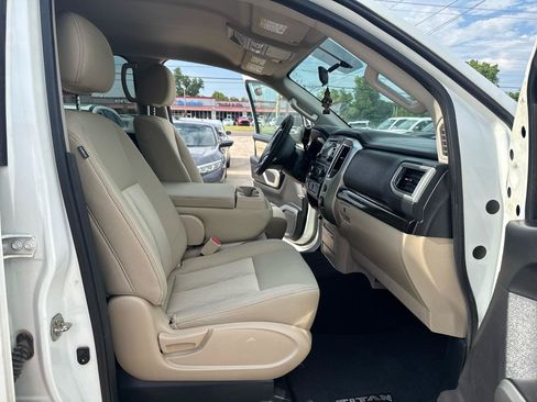 Used 2017 Nissan Titan SV RWD image 20