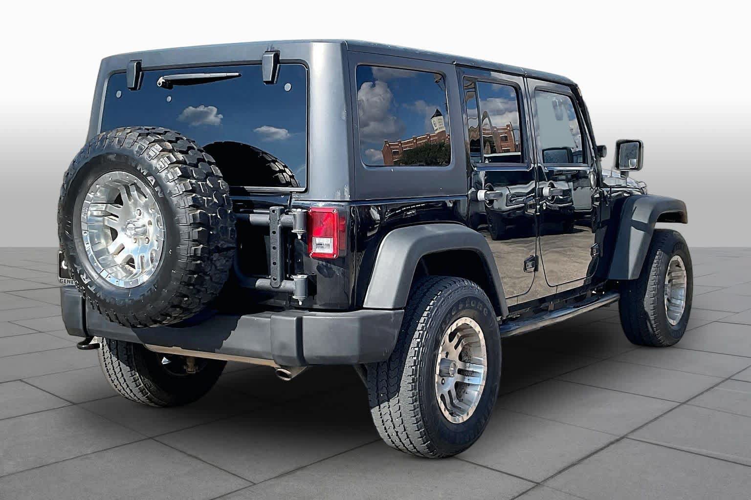Used 2015 Jeep Wrangler Unlimited Sport AWD/4WD image 12
