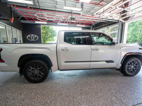 Used 2022 Toyota Tundra Platinum w/ Advanced Package AWD/4WD image 4
