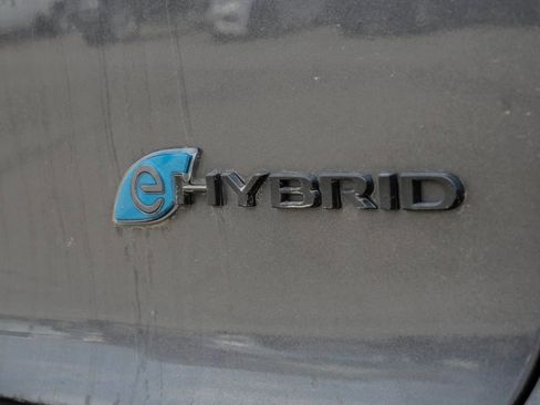 Used 2021 Chrysler Pacifica Touring-L w/ S Appearance Package image 9