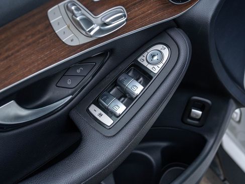 Used 2020 Mercedes-Benz GLC 300 GLC 300 image 16