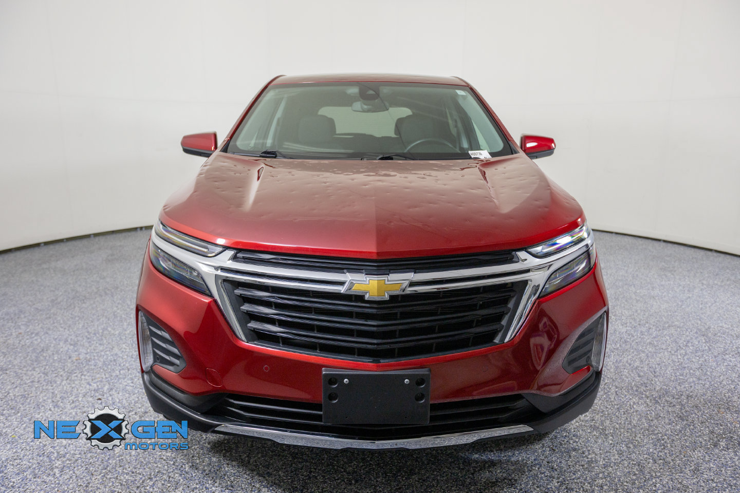 Used 2024 Chevrolet Equinox LT FWD image 2