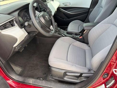 Used 2025 Toyota Corolla SE image 10