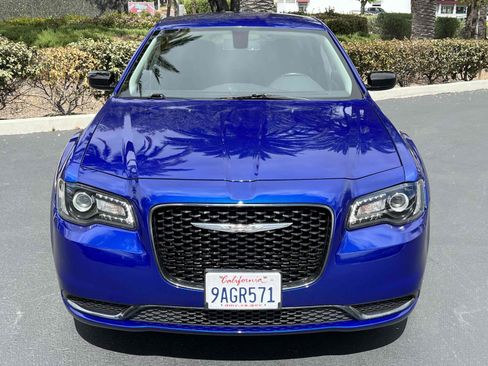 Used 2019 Chrysler 300 Touring w/ Sport Appearance Package RWD image 13