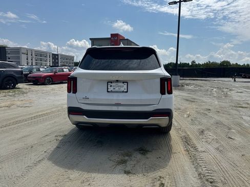 New 2025 Kia Sorento S w/ Panoramic Sunroof Package image 4