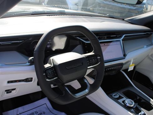 New 2026 Jeep Cherokee Limited AWD/4WD image 32