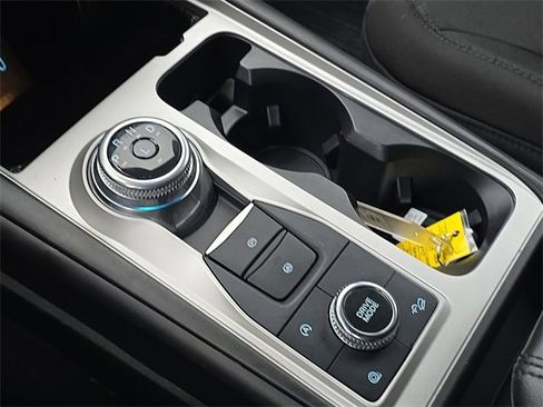Certified 2024 Ford Explorer XLT image 26