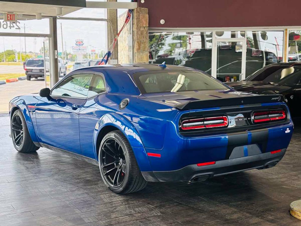 Used 2022 Dodge Challenger SRT Hellcat RWD image 15