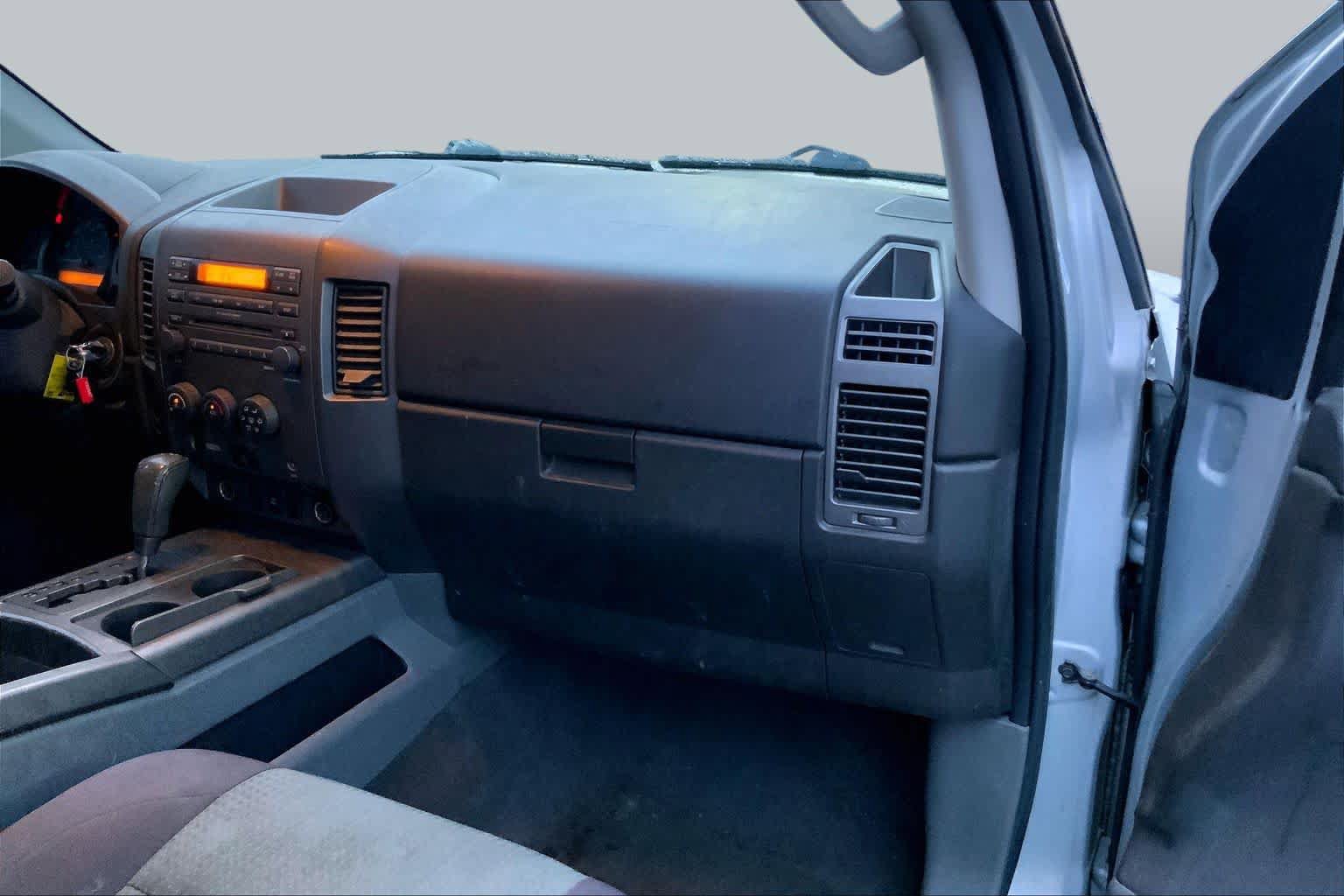Used 2007 Nissan Titan SE RWD image 13