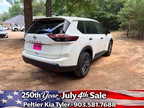 Used 2024 Nissan Rogue S FWD image 9