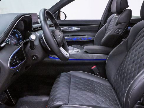 Certified 2025 Genesis GV70 3.5T Sport w/ Sport Advanced Package image 9