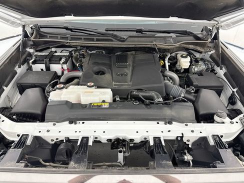 Used 2025 Toyota Tundra Platinum AWD/4WD image 29