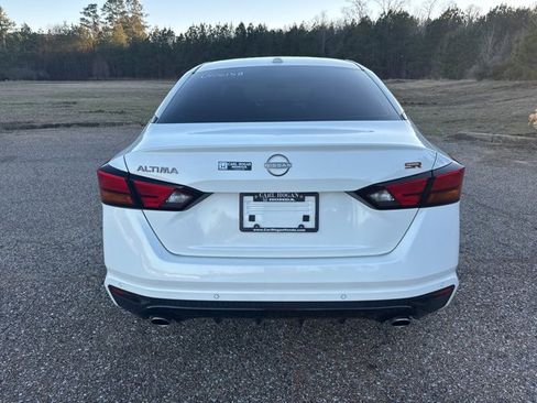 Used 2024 Nissan Altima 2.5 SR w/ SR Premium Package image 8