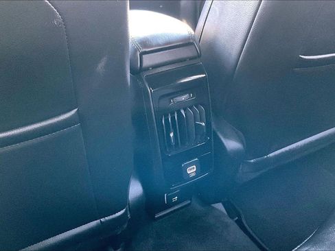 Used 2023 Jeep Compass Limited image 33