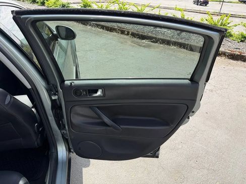 Used 2005 Volkswagen Passat GL FWD image 37