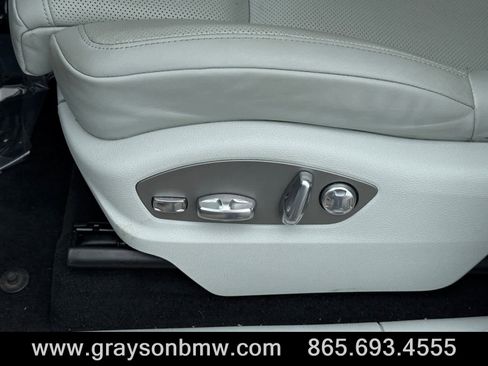 Used 2024 Porsche Macan AWD/4WD image 11