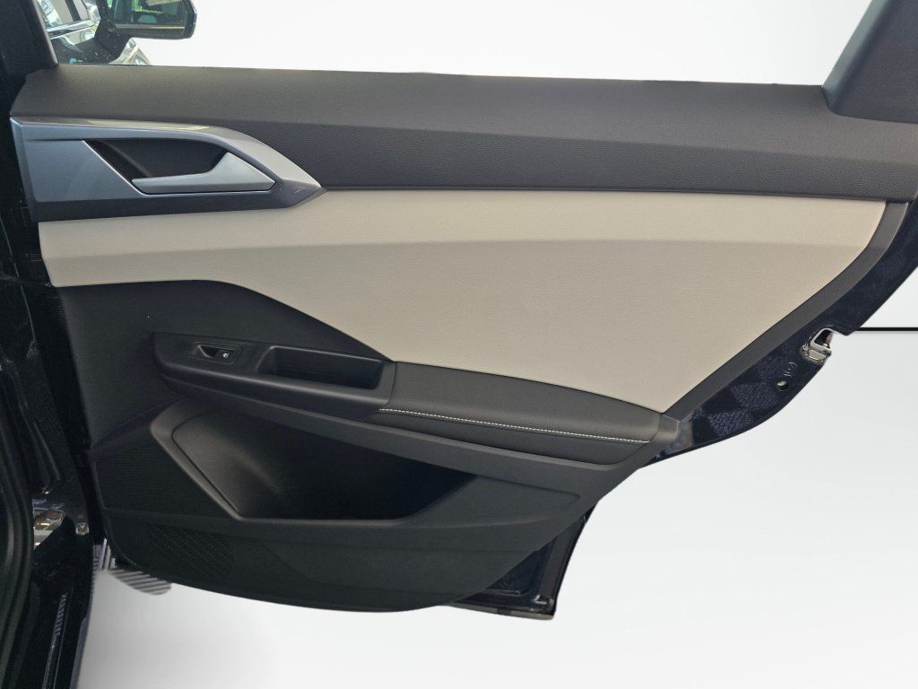 New 2026 Volkswagen Taos SEL AWD/4WD image 37