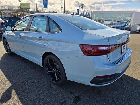 New 2026 Volkswagen Jetta SE FWD image 5