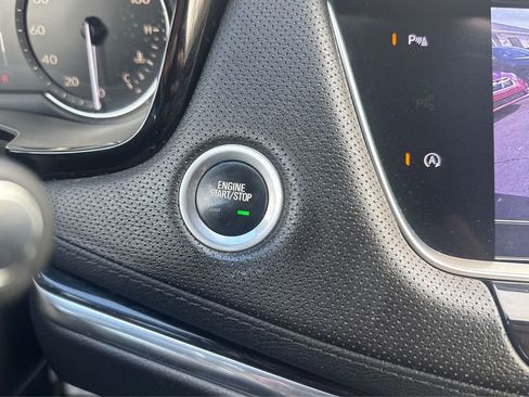 Used 2020 Cadillac XT5 Premium Luxury image 32