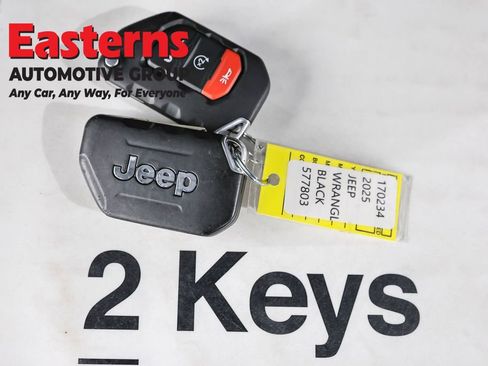 Used 2025 Jeep Wrangler Unlimited Sahara w/ Safety Group AWD/4WD image 25